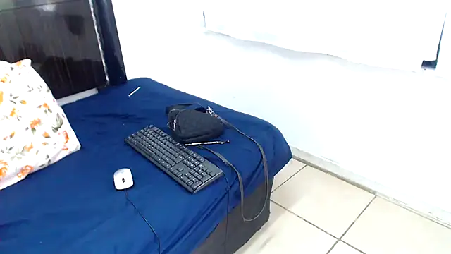 xlover35 online show from 12.17.24