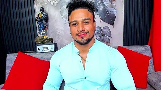 Snapshot of MikeEstevess chatting on 03.06.26 MikeEstevess online show from 03.06.26