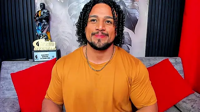 Snapshot of MikeEstevess chatting on 03.17.26 MikeEstevess online show from 03.17.26