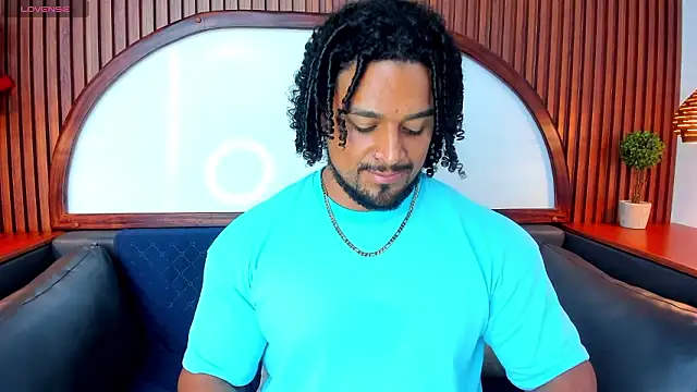 Snapshot of MikeEstevess chatting on 03.25.26 MikeEstevess online show from 03.25.26