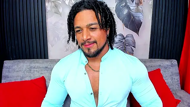 Snapshot of MikeEstevess chatting on 03.29.26 MikeEstevess online show from 03.29.26