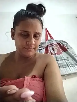 Snapshot of Andreita_95 chatting on 04.15.26 Andreita 95 online show from 04.15.26