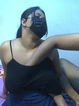 Snapshot of NOORA-GIRL chatting on 01.20.25 NOORA-GIRL online show from 01.20.25