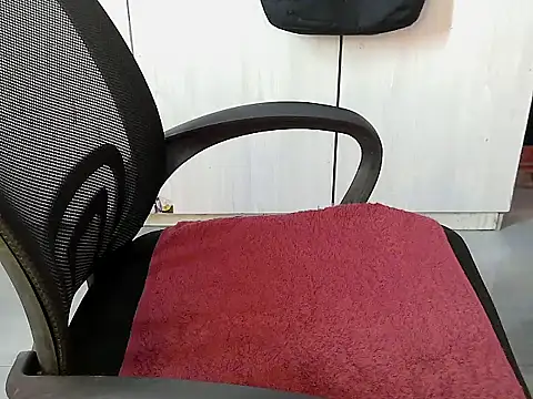 Snapshot of Destiny_Desire chatting on 12.03.25 Destiny Desire online show from 12.03.25