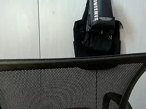 Snapshot of Destiny_Desire chatting on 12.04.25 Destiny Desire online show from 12.04.25