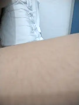 kBossgirls online show from 12.21.25