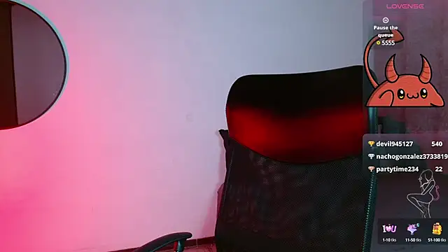 Snapshot of LilithMadness chatting on 12.29.24 LilithMadness online show from 12.29.24