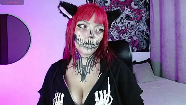 Snapshot of LilithMadness chatting on 01.11.25 LilithMadness online show from 01.11.25