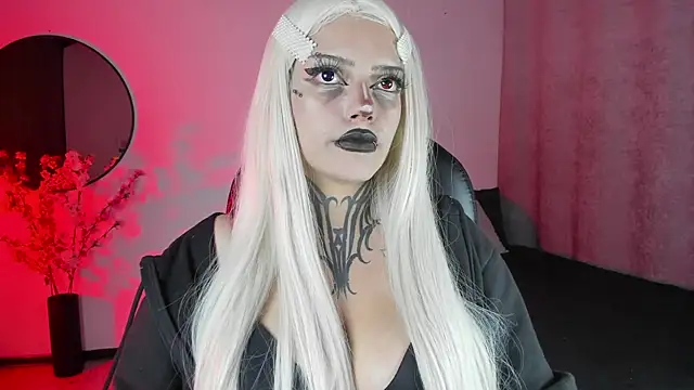 Snapshot of LilithMadness chatting on 09.24.25 LilithMadness online show from 09.24.25