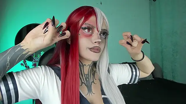 Snapshot of LilithMadness chatting on 09.25.25 LilithMadness online show from 09.25.25