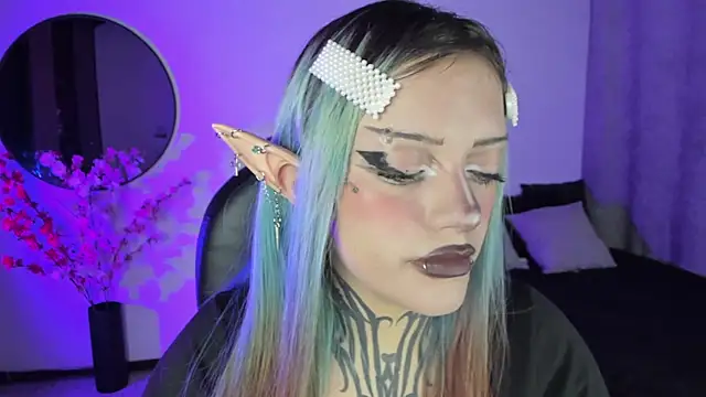 Snapshot of LilithMadness chatting on 09.30.25 LilithMadness online show from 09.30.25