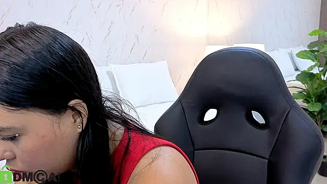 Snapshot of ISA__CUTEE chatting on 11.14.25 ISA CUTEE online show from 11.14.25