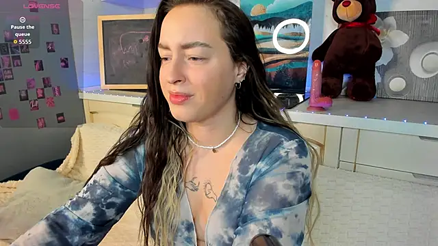 Snapshot of Kruela_Eva chatting on 11.15.25 Kruela Eva online show from 11.15.25