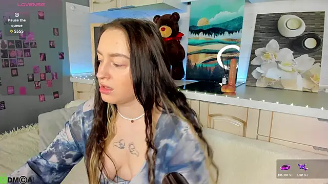 Snapshot of Kruela_Eva chatting on 12.18.25 Kruela Eva online show from 12.18.25