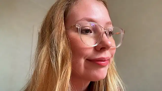 HoneyAudrey online show from 07.12.26