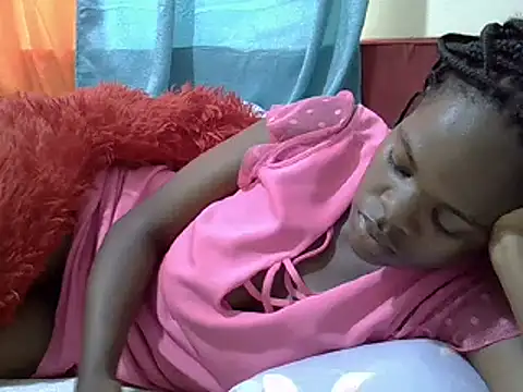 Snapshot of Creamy_dolly chatting on 03.11.25 Creamy dolly online show from 03.11.25