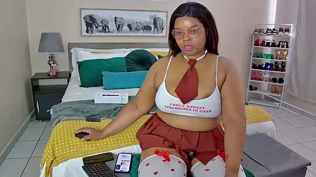 Snapshot of NaughtyKelly28 chatting on 06.12.26 NaughtyKelly28 online show from 06.12.26
