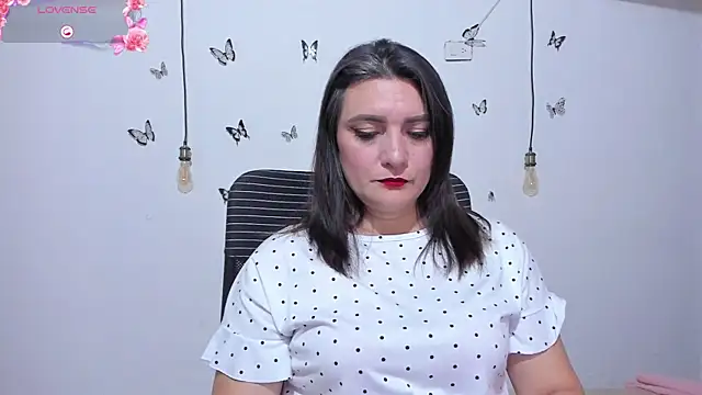 Amie Adams82  online show from 06.05.26