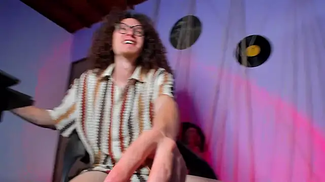 Snapshot of MrShaggy chatting on 02.25.25 MrShaggy online show from 02.25.25