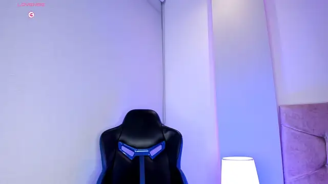 Cameliaa Smiith online show from 02.04.25