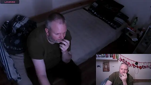 ShyBoy1982 online show from 03.23.25