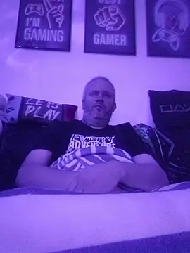 ShyBoy1982 online show from 10.18.25