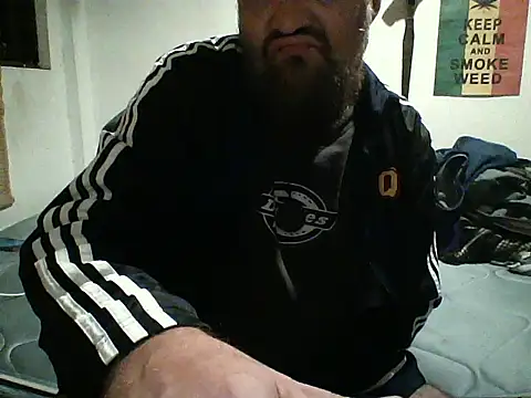 Snapshot of LECHEBALLS chatting on 10.28.25 LECHEBALLS online show from 10.28.25