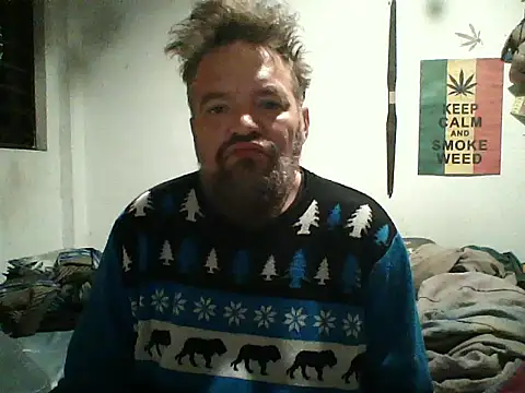 Snapshot of LECHEBALLS chatting on 12.17.25 LECHEBALLS online show from 12.17.25