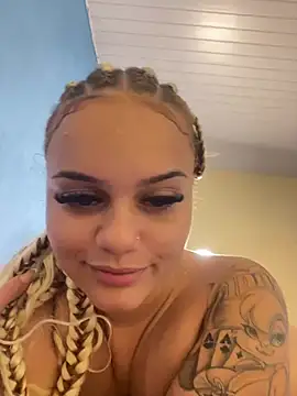 Lolacavalona online show from 01.04.25