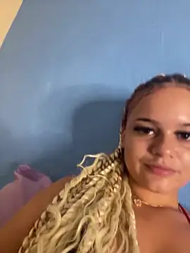 Lolacavalona online show from 01.13.25