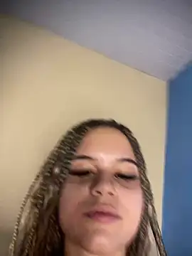 Lolacavalona online show from 03.08.25