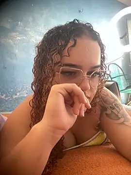 Lolacavalona online show from 11.03.25