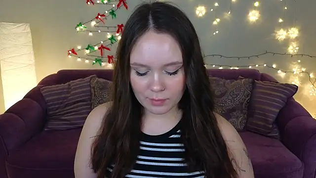 miki miki cutie  online show from 12.21.24