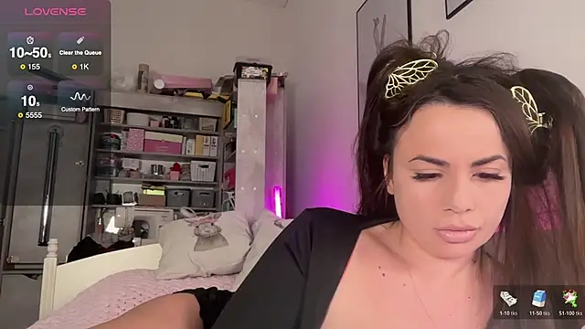 Snapshot of MyPhoenix chatting on 11.15.25 MyPhoenix online show from 11.15.25