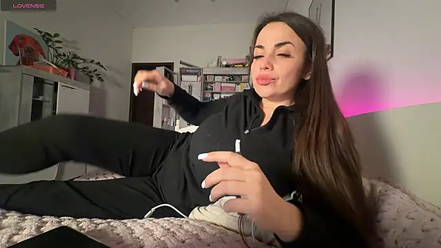 Snapshot of MyPhoenix chatting on 11.25.25 MyPhoenix online show from 11.25.25