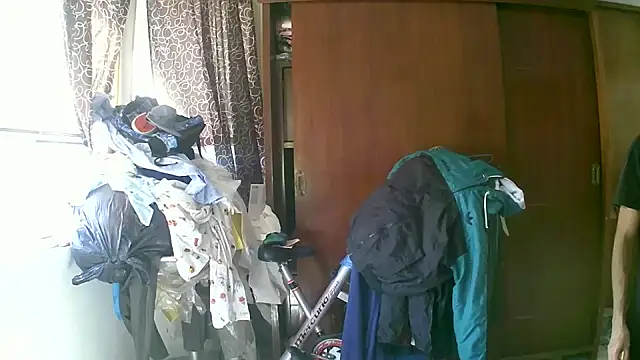 Snapshot of jperezofficial1 chatting on 10.27.25 jperezofficial1 online show from 10.27.25