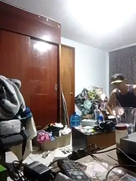 Snapshot of jperezofficial1 chatting on 11.13.25 jperezofficial1 online show from 11.13.25