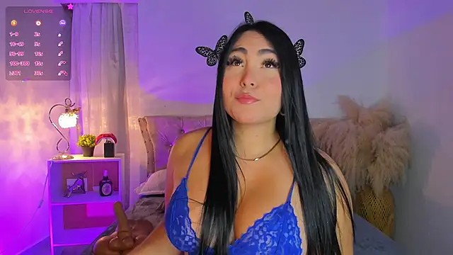 Sarahballiston  online show from 11.06.25