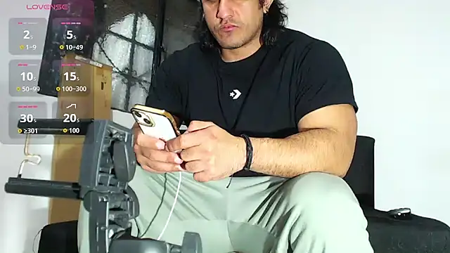 Snapshot of willian_m777 chatting on 11.25.25 willian m777 online show from 11.25.25