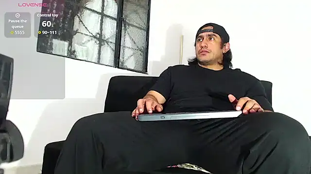 Snapshot of willian_m777 chatting on 12.02.25 willian m777 online show from 12.02.25