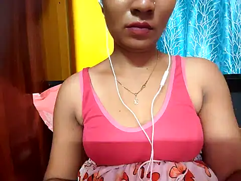 Snapshot of cutesoma2 chatting on 06.18.26 cutesoma2 online show from 06.18.26