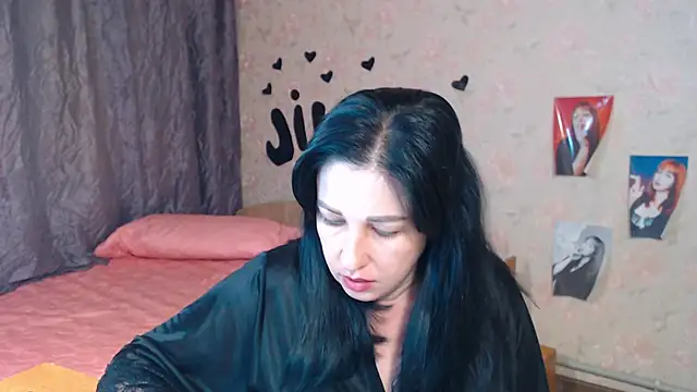 JillStevens online show from 11.06.25