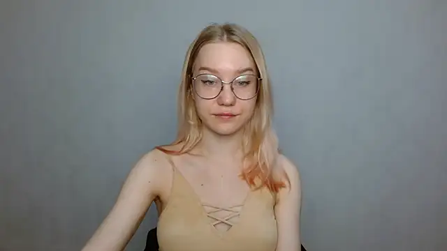 Snapshot of cindi_hot chatting on 01.23.25 cindi hot online show from 01.23.25