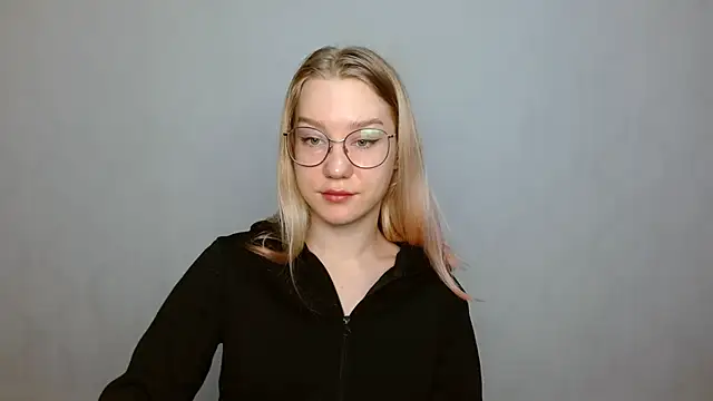 Snapshot of cindi_hot chatting on 01.25.25 cindi hot online show from 01.25.25