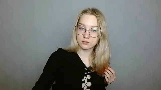 Snapshot of cindi_hot chatting on 02.07.25 cindi hot online show from 02.07.25