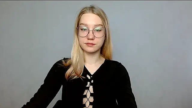 Snapshot of cindi_hot chatting on 02.18.25 cindi hot online show from 02.18.25