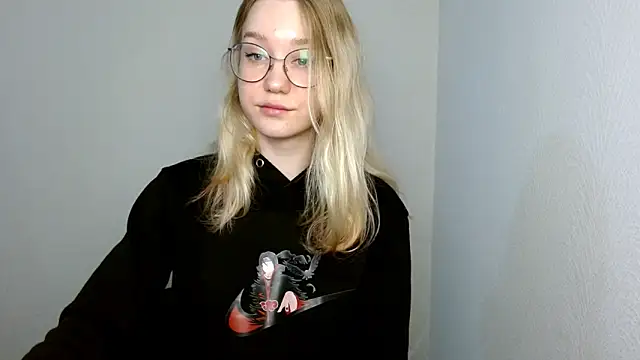 Snapshot of cindi_hot chatting on 03.20.25 cindi hot online show from 03.20.25