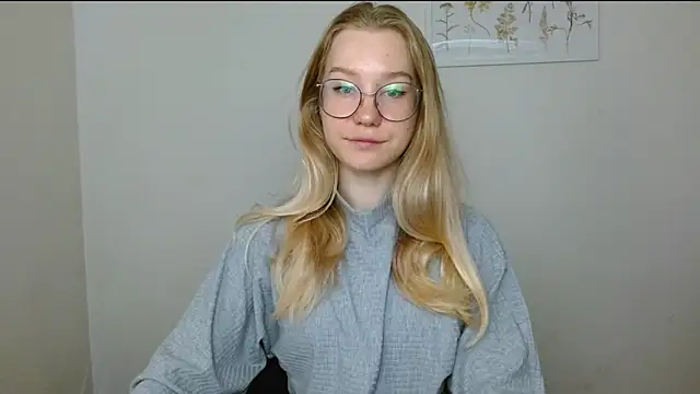 Snapshot of cindi_hot chatting on 09.14.25 cindi hot online show from 09.14.25