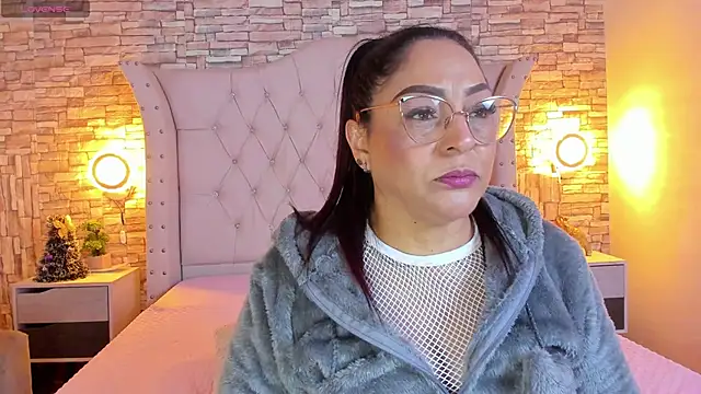 Gina Myers online show from 01.05.25