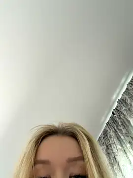 Snapshot of -RIVIERA- chatting on 11.23.25 -RIVIERA- online show from 11.23.25